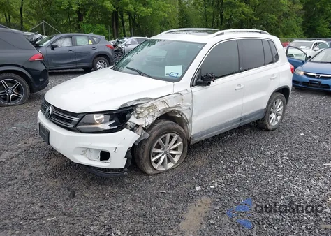 2017 Volkswagen Tiguan 2.0T Wolfsburg Edition из США, поврежденный, VIN WVGRV7AX9HK002659